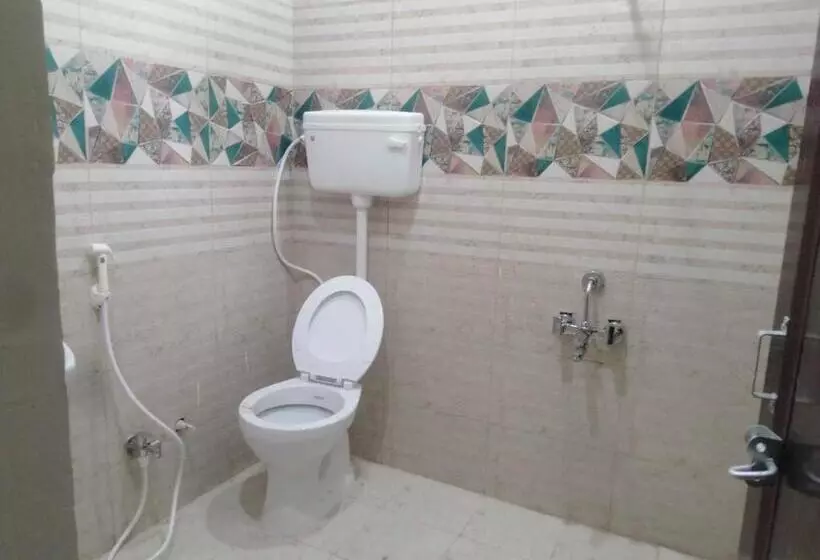 ホテル Oyo Rm Guest House