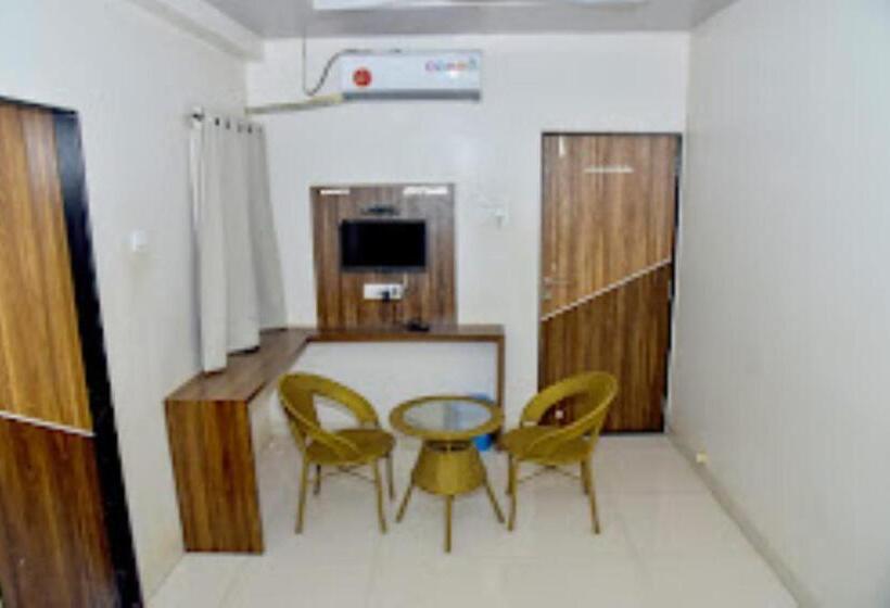 Отель Ram Leela Lodge, Tuljapur