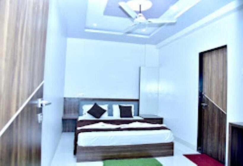 Отель Ram Leela Lodge, Tuljapur