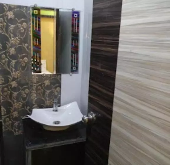 ホテル Rw International, Hingoli