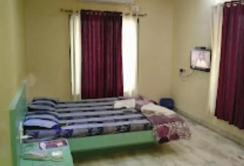 ホテル Rw International, Hingoli