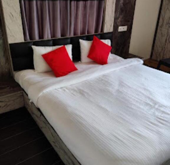 Hotel Rw International, Hingoli