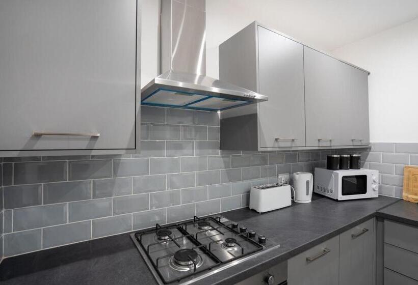 `isimi Luxurious 4 Bed 4 En Suite House Cumbria