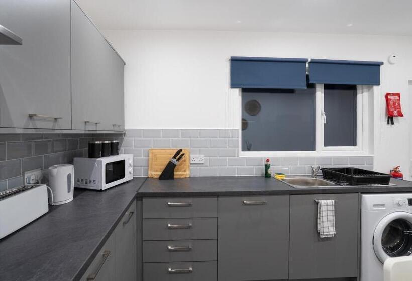 `isimi Luxurious 4 Bed 4 En Suite House Cumbria