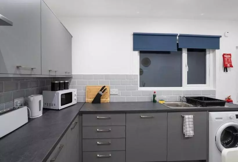 `isimi Luxurious 4 Bed 4 En Suite House Cumbria
