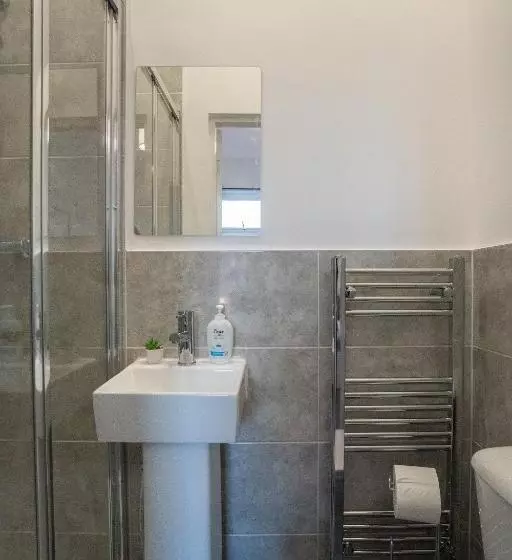`isimi Luxurious 4 Bed 4 En Suite House Cumbria