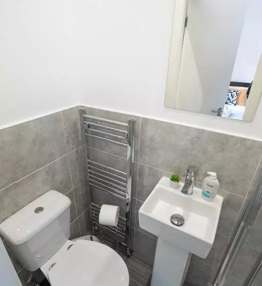 `isimi Luxurious 4 Bed 4 En Suite House Cumbria