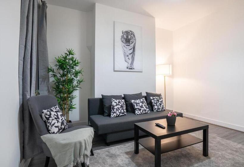 `isimi Luxurious 4 Bed 4 En Suite House Cumbria