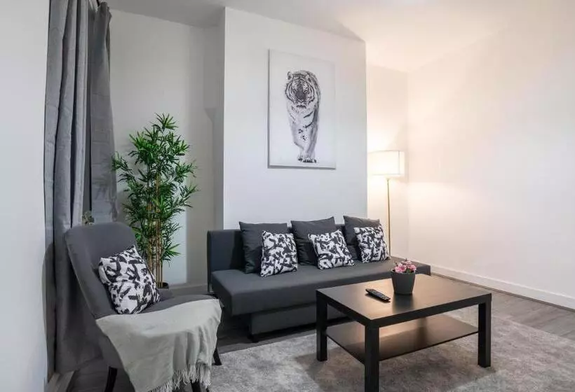 `isimi Luxurious 4 Bed 4 En Suite House Cumbria