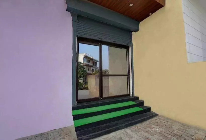 Oyo Hotel Maya Luxe