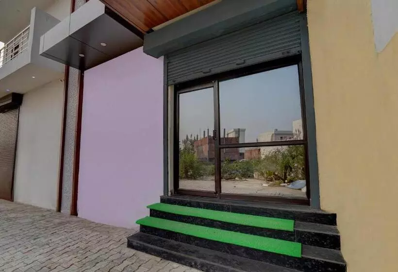 Oyo Hotel Maya Luxe