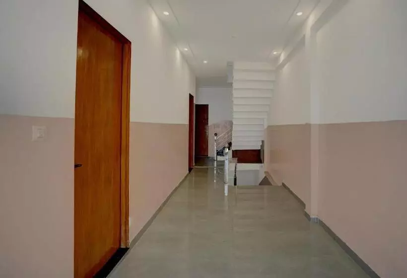 Oyo Hotel Maya Luxe