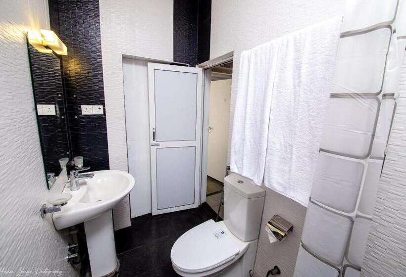 ペンション Asian House