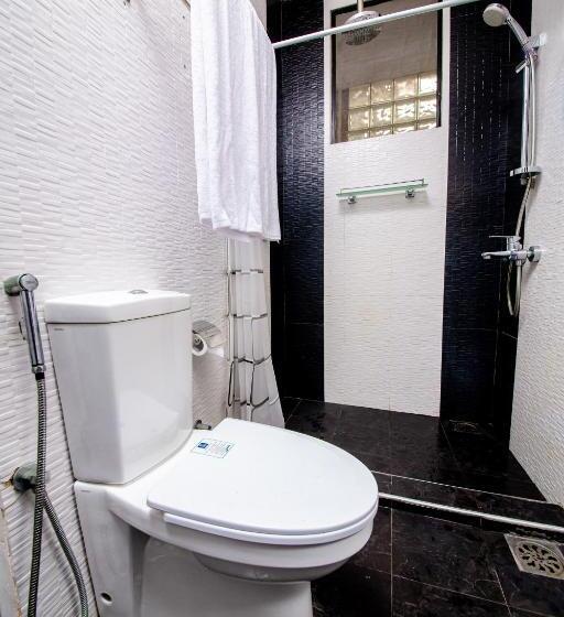 ペンション Asian House