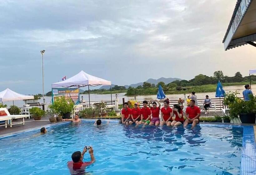 פנסיון Golden Hotel Dondet