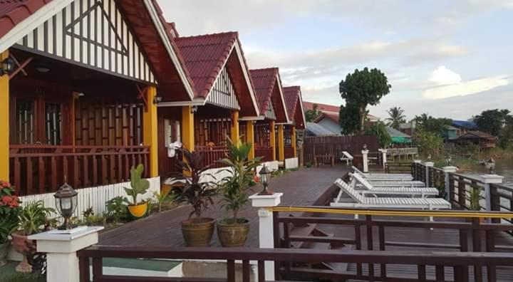 פנסיון Golden Hotel Dondet