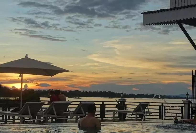 Majatalo Golden Hotel Dondet