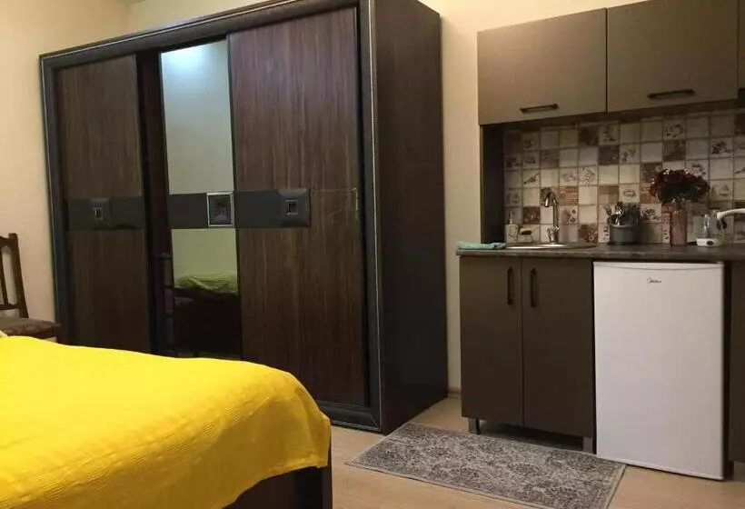 پانسیون Kristi S Home