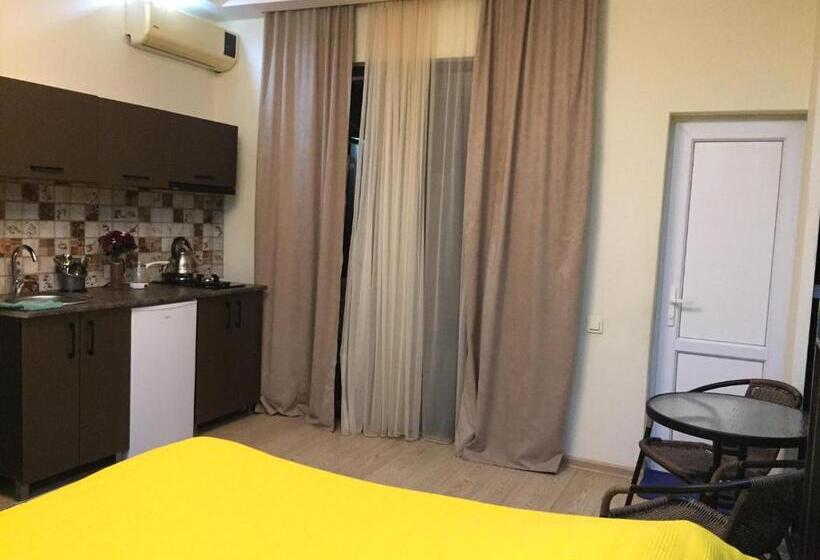 پانسیون Kristi S Home