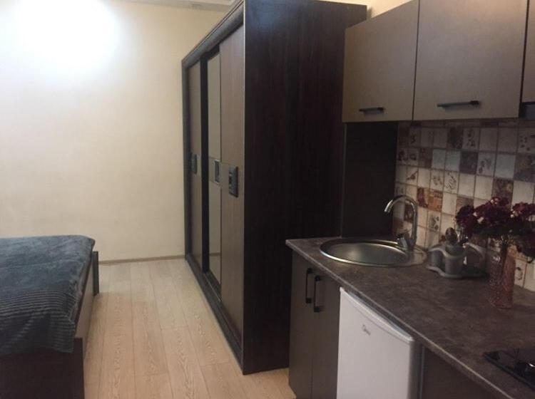 پانسیون Kristi S Home