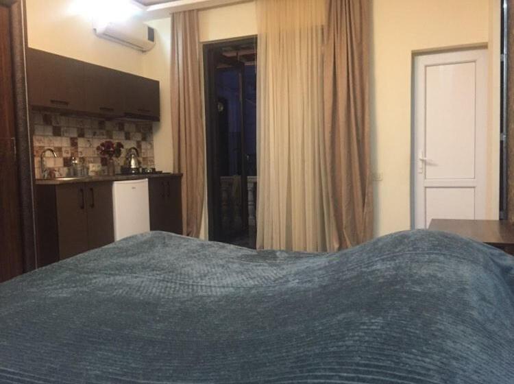 پانسیون Kristi S Home