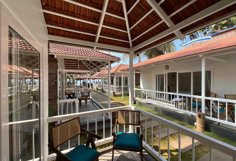 Resort Mosh By The Shore