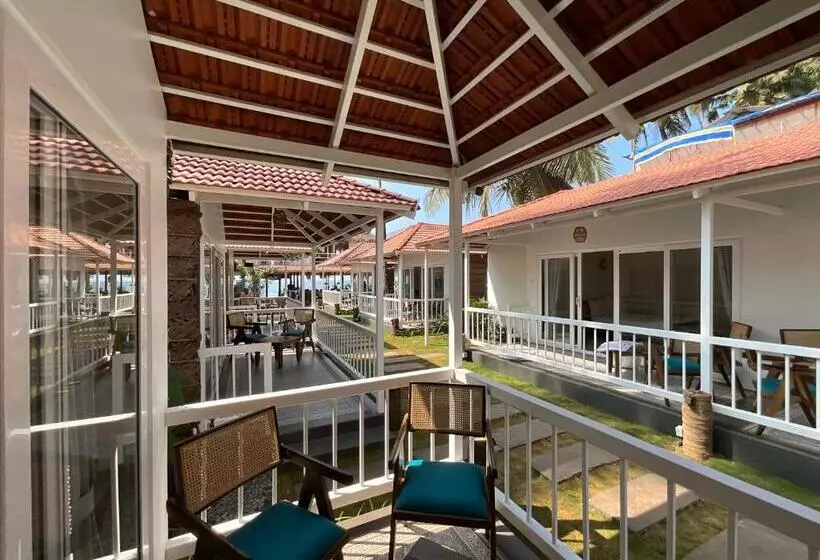 Resort Mosh By The Shore
