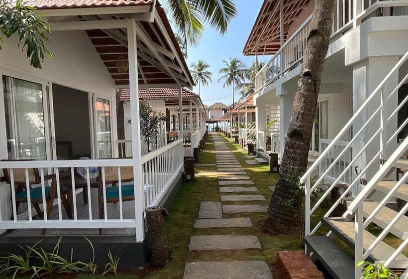 Resort Mosh By The Shore