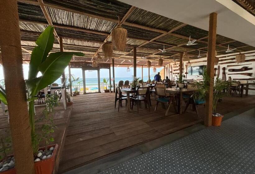 Resort Mosh By The Shore