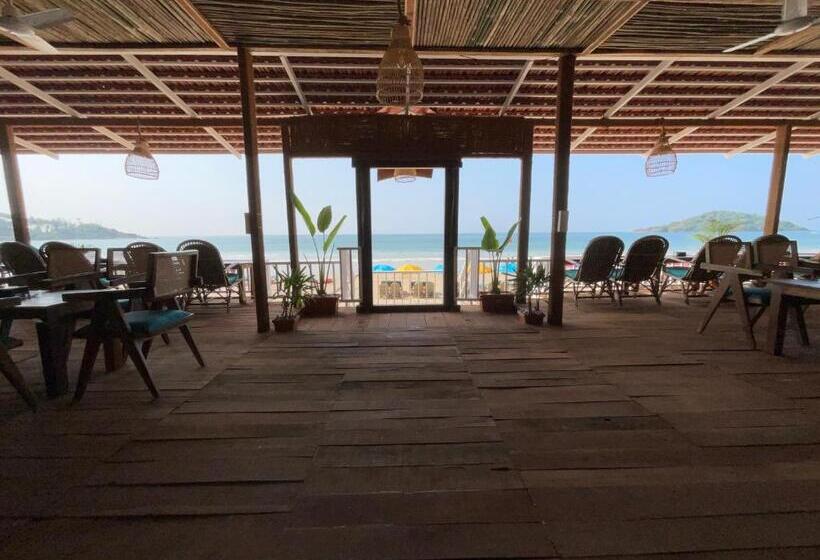 Resort Mosh By The Shore