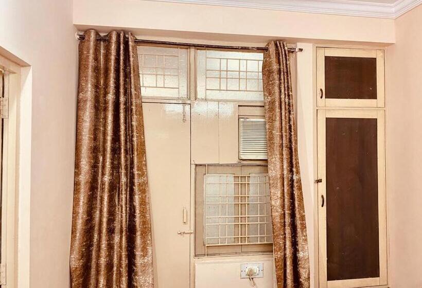 Общежитие Tutee Homes Viraj