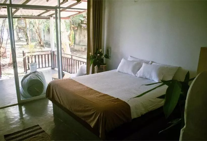 Aamiaismajoitus (B&B) Calma   Surf, Yoga & Coffee On A Private Beach