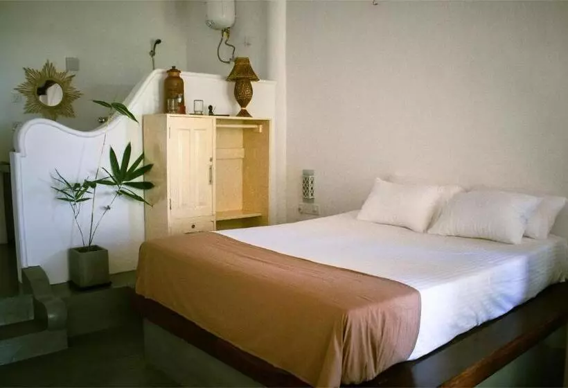 Aamiaismajoitus (B&B) Calma   Surf, Yoga & Coffee On A Private Beach