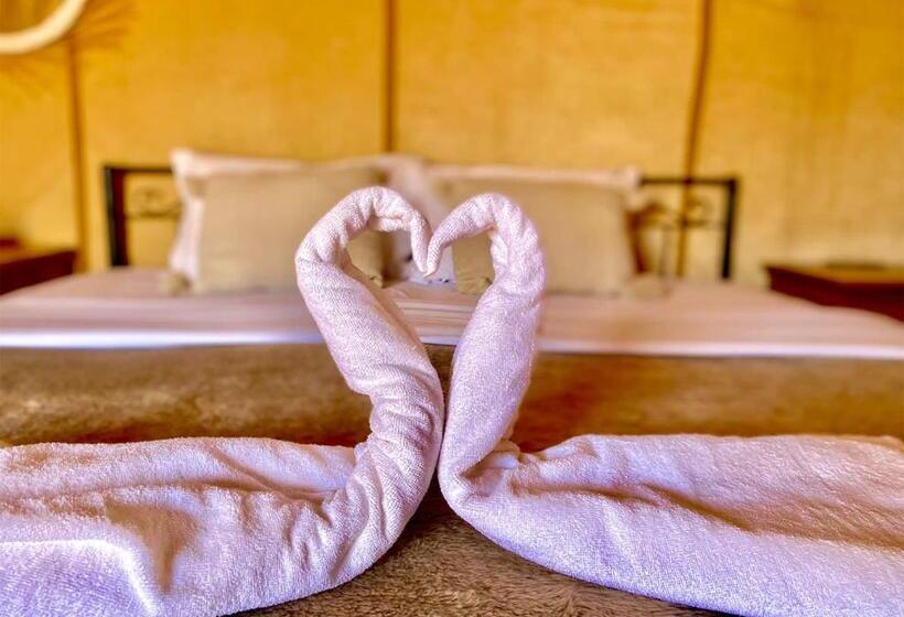 Bed and Breakfast Titanic Merzouga Camp