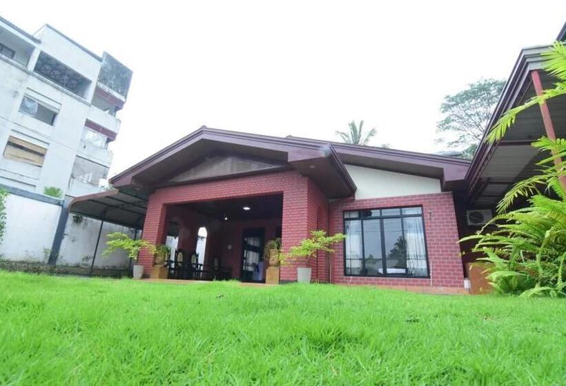 호텔 Chana Bricks Bungalow