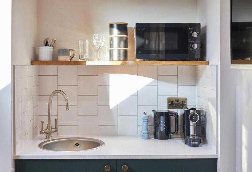 Arlington House Hotel   Self Check In Suites