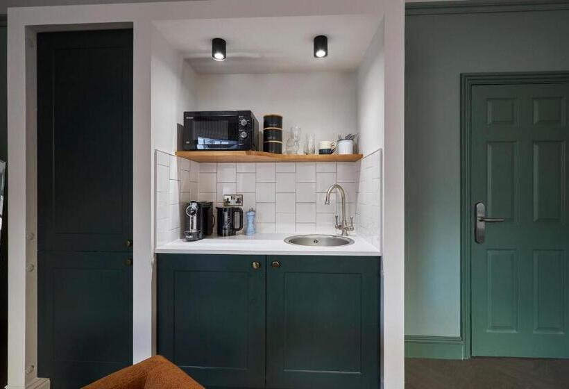 Arlington House Hotel   Self Check In Suites