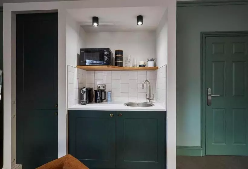 Arlington House Hotel   Self Check In Suites