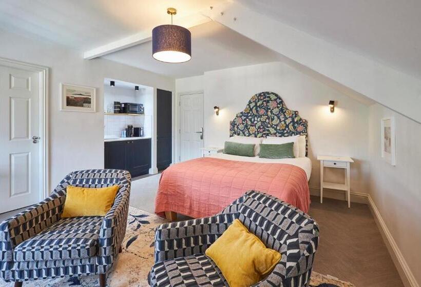 Arlington House Hotel   Self Check In Suites