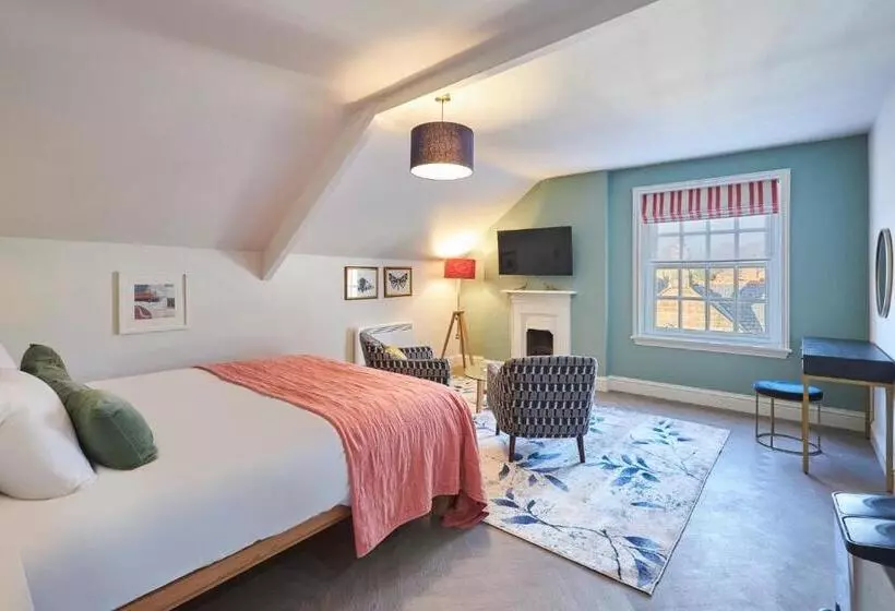 Arlington House Hotel   Self Check In Suites