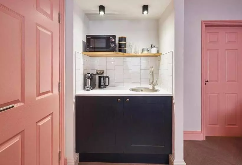 Arlington House Hotel   Self Check In Suites