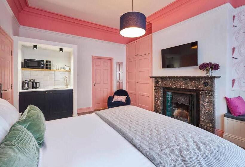 Arlington House Hotel   Self Check In Suites