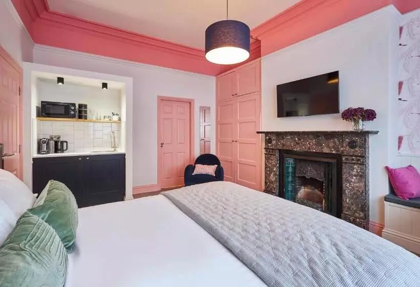 Arlington House Hotel   Self Check In Suites