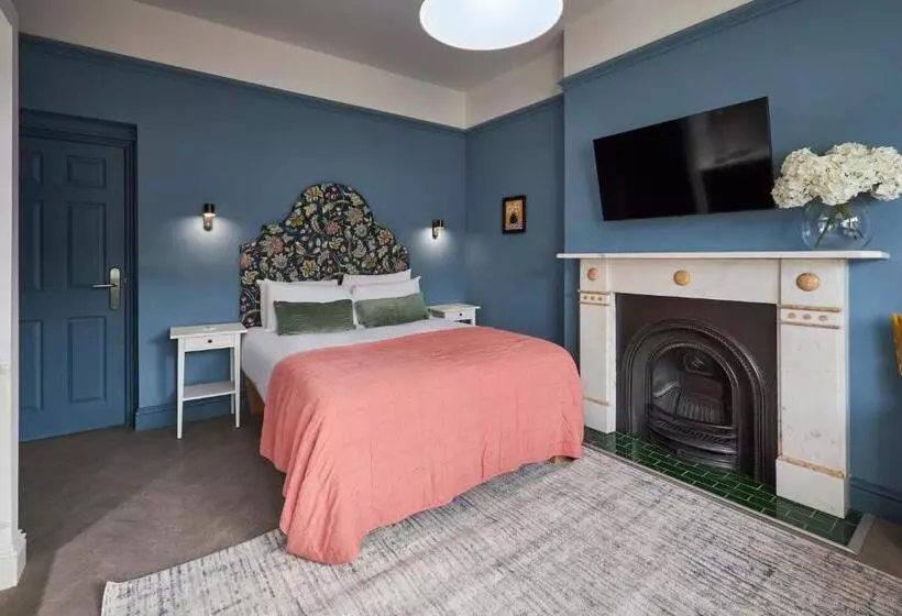 Arlington House Hotel   Self Check In Suites