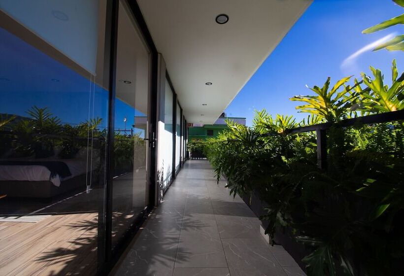 فندق Kuko Suites