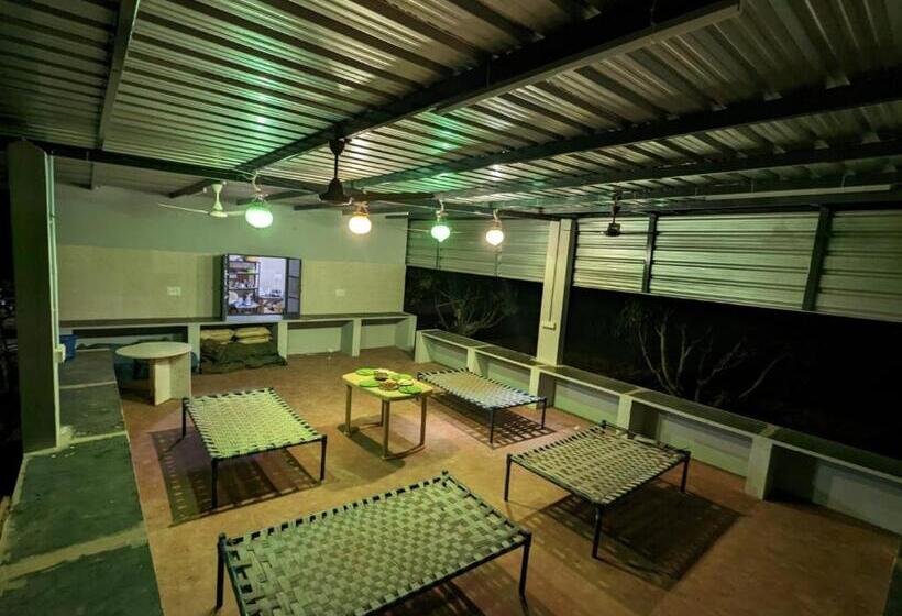 Hotel Mango Castle Eco Stay