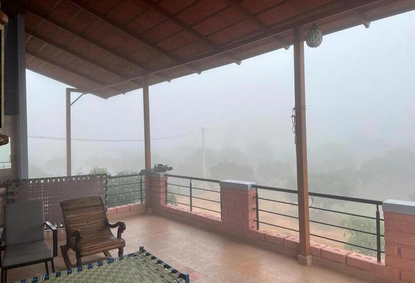 Hotel Mango Castle Eco Stay