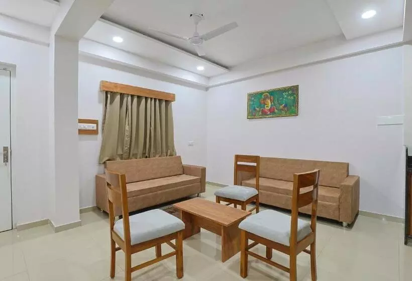 ホテル Monville Group Vadodara