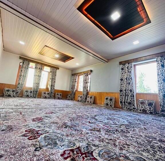 هتل Sheen Homestay