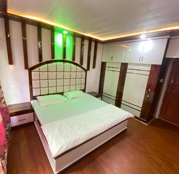 هتل Sheen Homestay